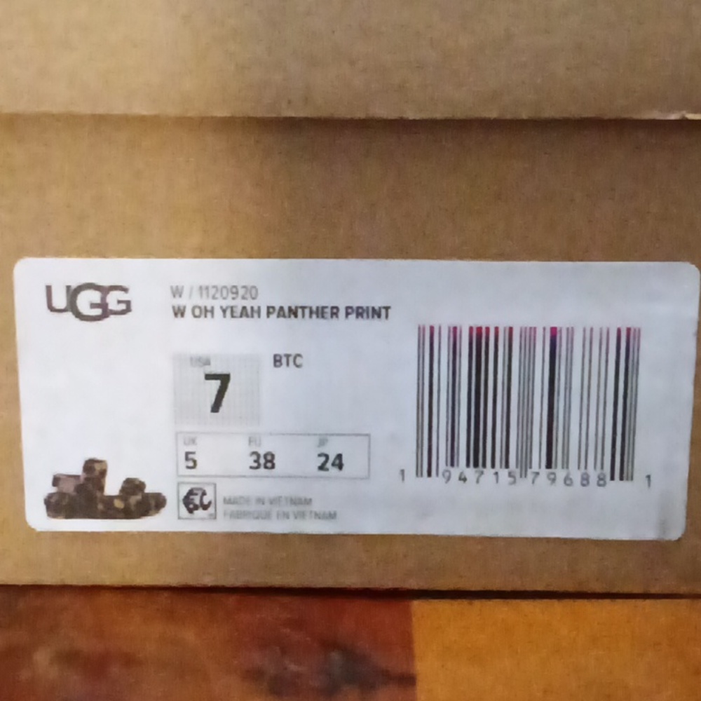 WOMEN'S UGGS SZ.7 PANTHER PRINT - Picture 2 of 4